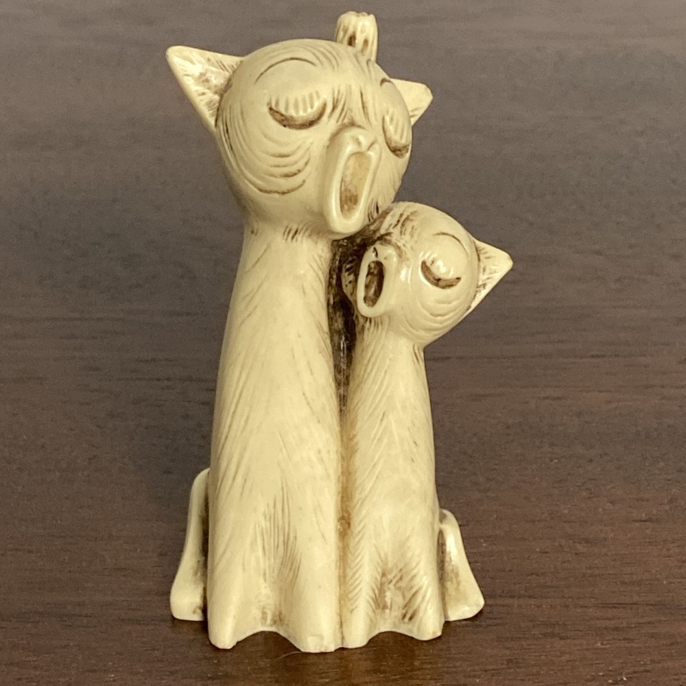 Vtg Wony Ltd Resin Singing Cats 3" Figure Made in Italy Cream Rustic MCM Decor